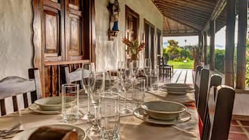 Breakfast, lunch and dinner served