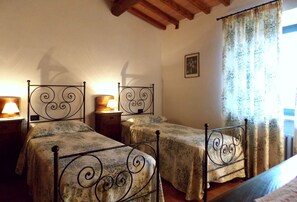 Villa, Multiple Bedrooms | 7 bedrooms, iron/ironing board, free cots/infant beds, free WiFi - Villa Santa Maria a Bovino (Vicchio)