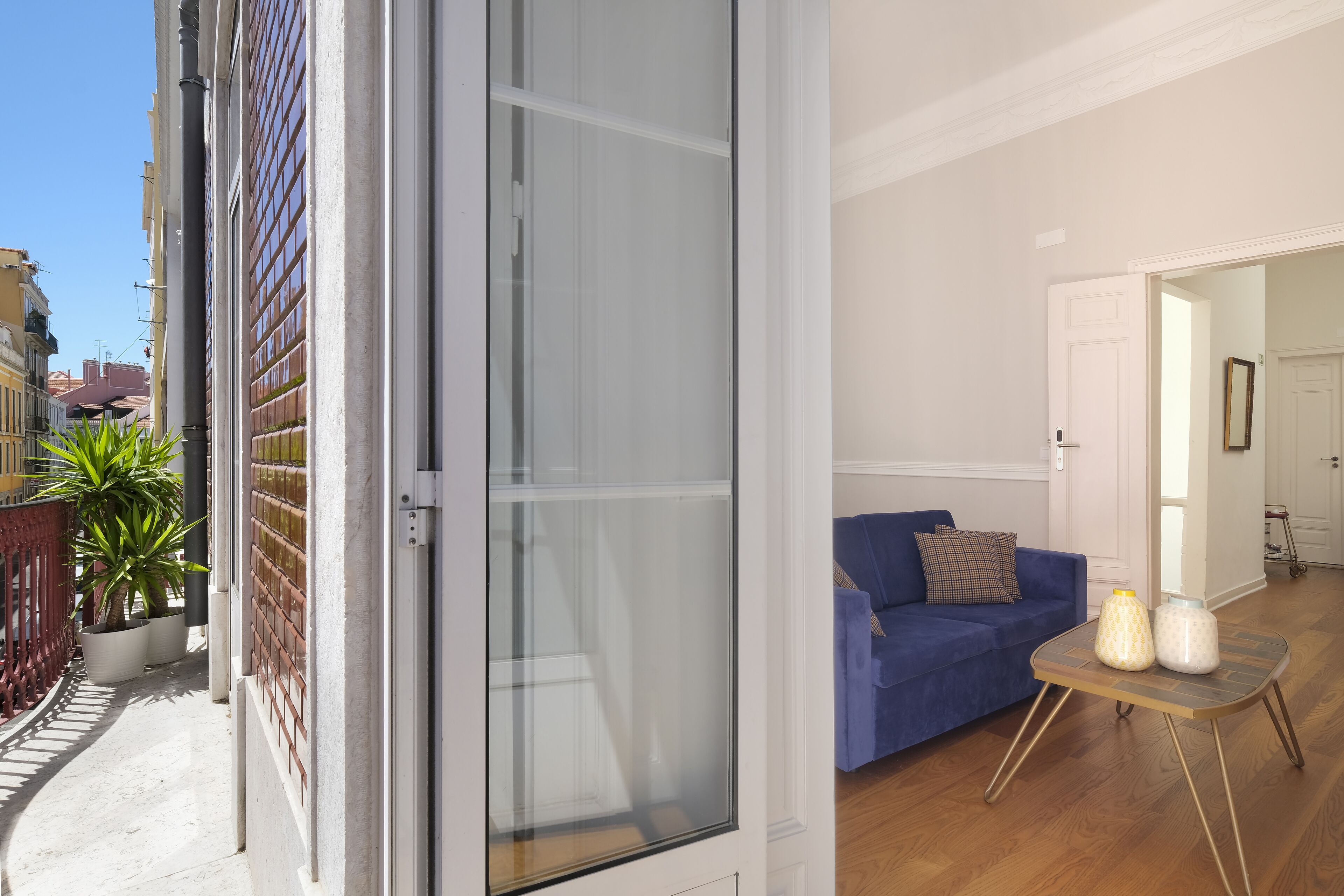 Master Suite with Balcony | Balkongutsikt