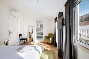 Superior Double Room with Balcony | Premium bedding, Tempur-Pedic beds, in-room safe, individually decorated - 1869 Príncipe Real House (Lisbon)