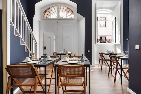 Daily continental breakfast (EUR 10 per person)