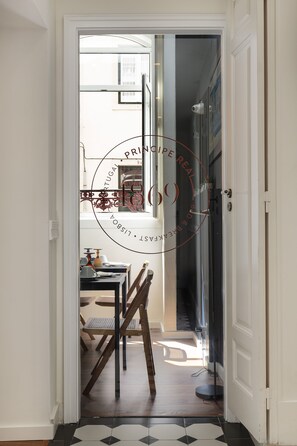 Daily continental breakfast for a fee - 1869 Príncipe Real House (Lisbon)
