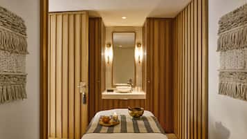 Couples treatment room(s), sauna, steam room, body treatments