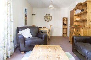 Apartment, 1 Bedroom | Living area