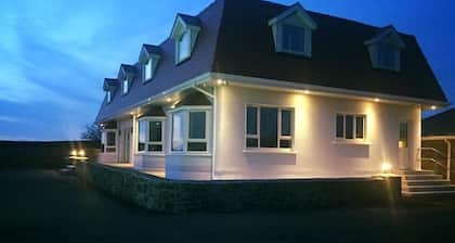 The Red Cottage & Stables