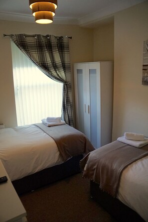 Apartment, 4 Bedrooms, 2 Bathrooms