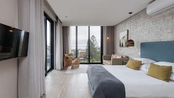Lookout Suite | 1 bedroom, premium bedding, in-room safe, individually decorated