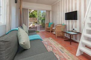 家庭村舍 | 起居区 | LED 电视