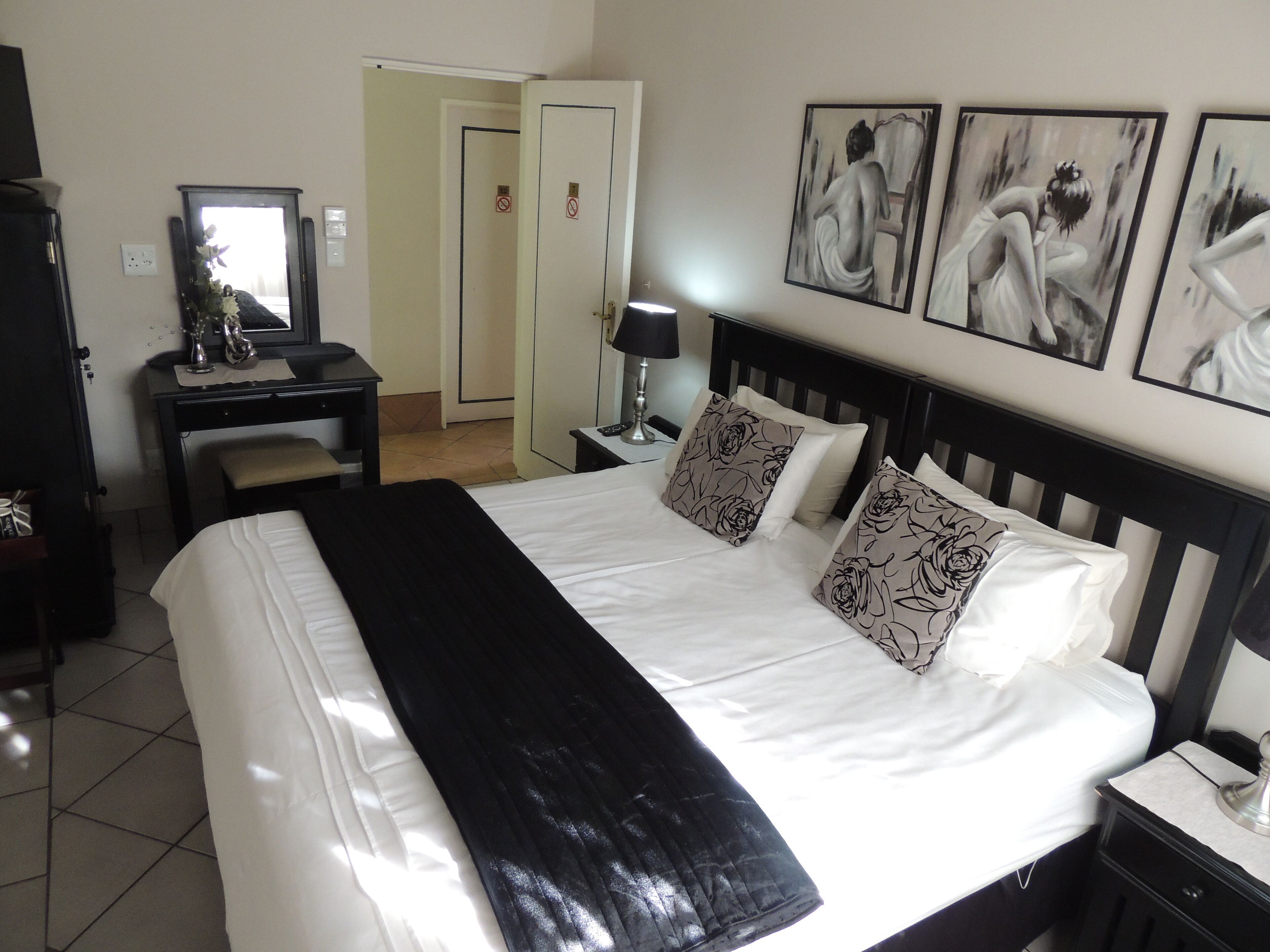 Värdeförvaringsskåp på rummet, individuell inredning och unika möbler