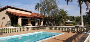 2 outdoor pools