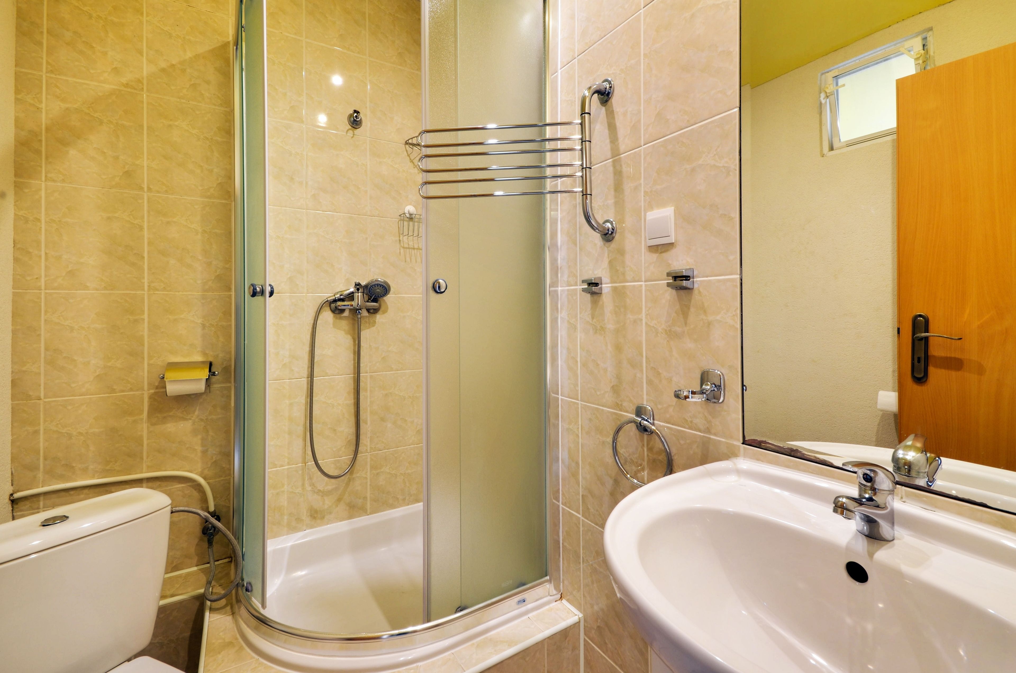 Royal Suite, 3 Bedrooms, 2 Bathrooms, City View | Bathroom | Shower, hair dryer, towels