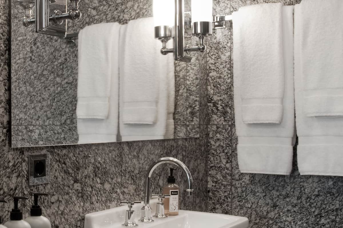 shower, rainfall showerhead, free toiletries, hair dryer