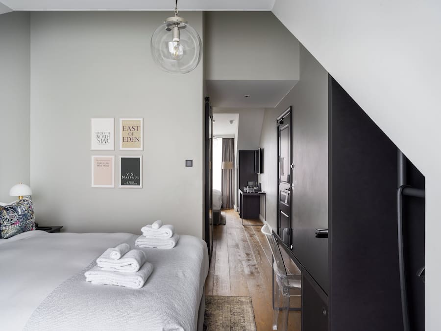 Down comforters, in-room safe, individually decorated, desk