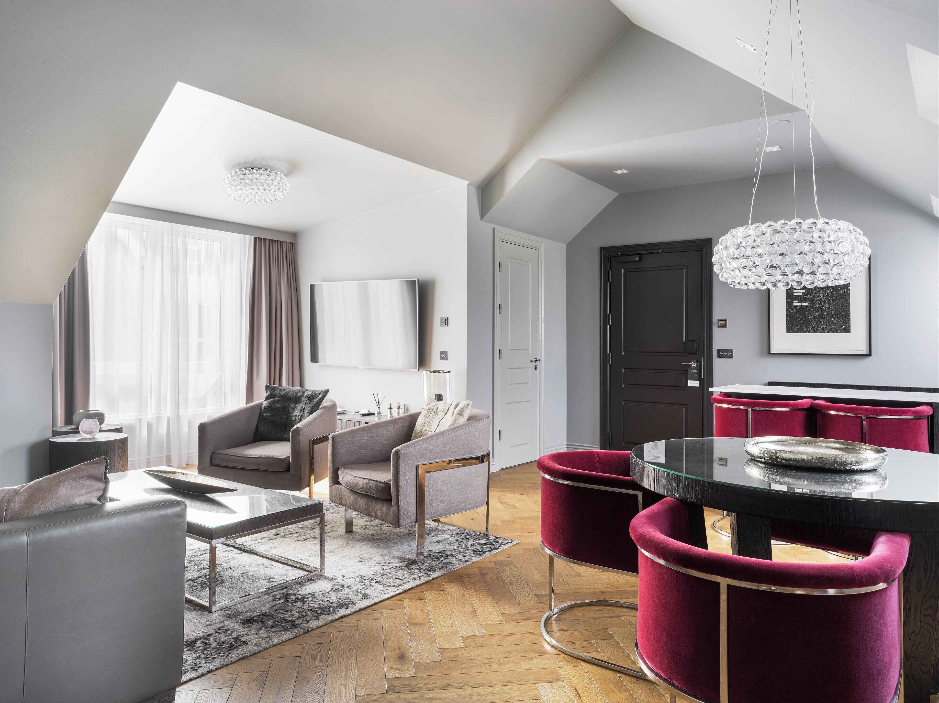 King Suite | Dining room