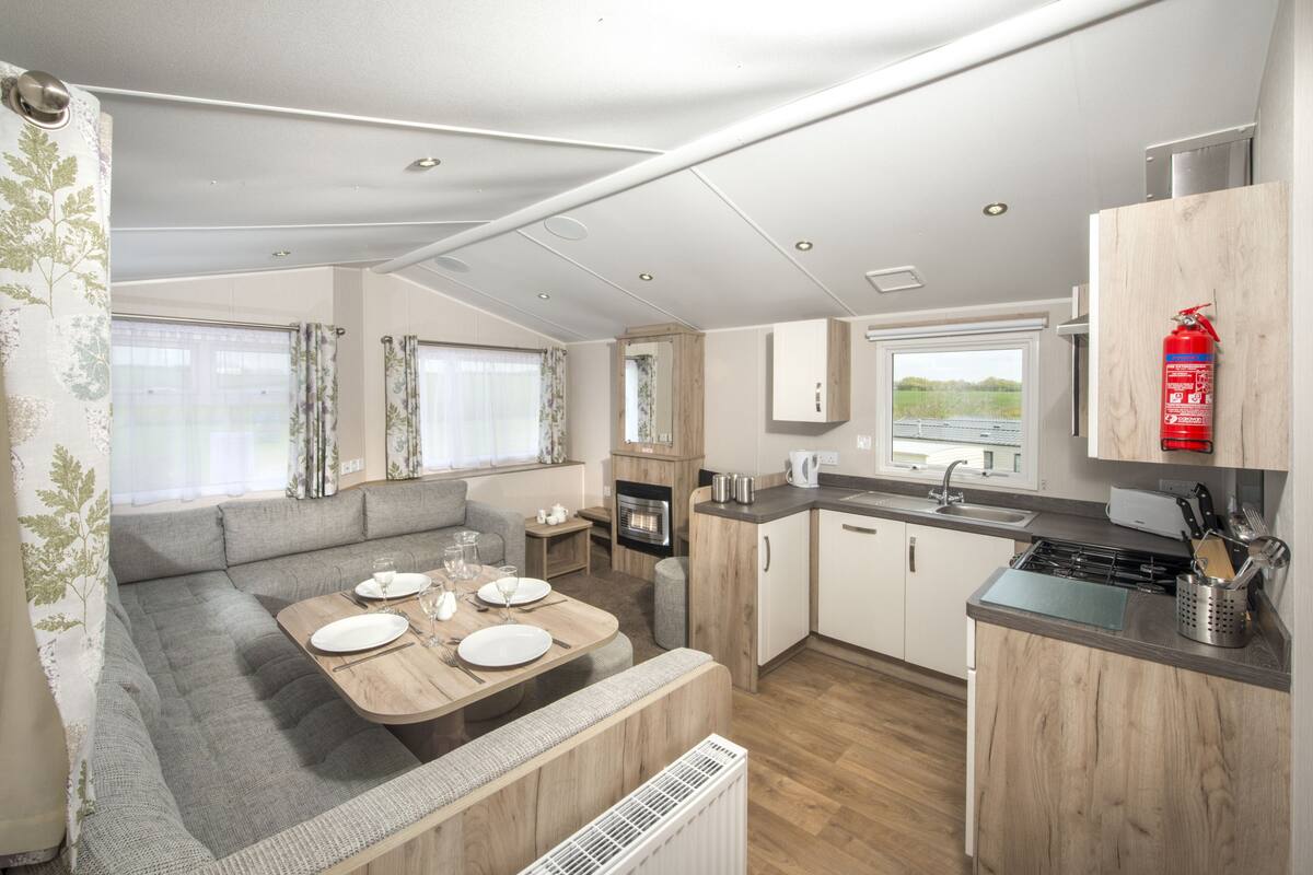 3 Bedroom Platinum Caravan | Private kitchen | Microwave