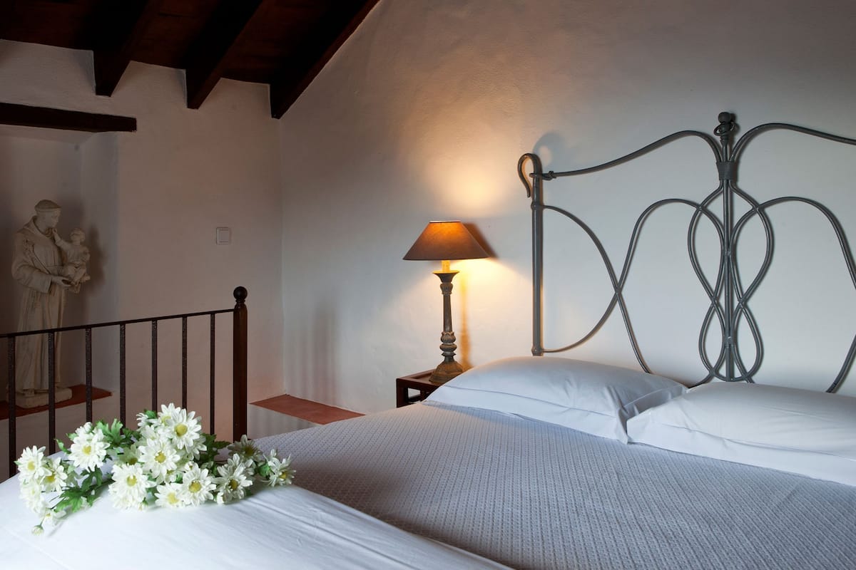 Suite, 1 cama doble, vistas al mar, en edificio anexo | Camas supletorias, wifi gratis, ropa de cama
