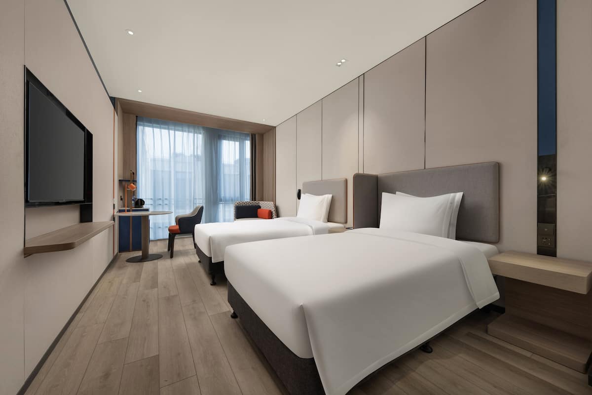 Standard Room, 2 Twin Beds (Stocked Minibar) | Premium bedding, down comforters, desk, soundproofing