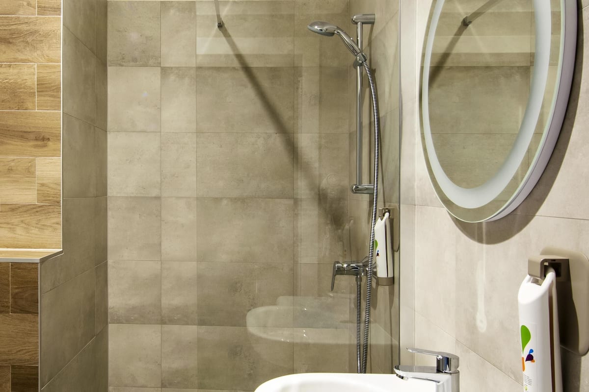 Double Room, 1 Double Bed | Desk, laptop workspace, blackout drapes, soundproofing