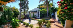 Exterior - African Roots Guest House (Polokwane)