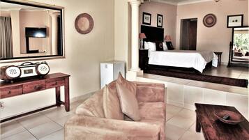Premium Double Room | Individually decorated, individually furnished, desk, laptop workspace
