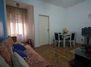 Standard Apartment, 1 Bedroom | Living area - GoHouse Copacabana 808 (Rio de Janeiro)