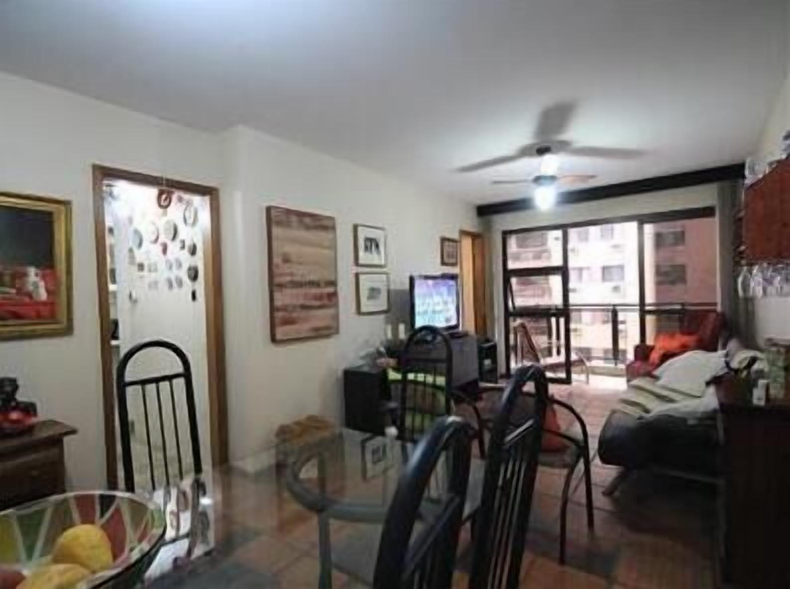 Apartamento standard, 2 quartos | Área de estar