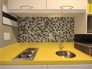 Standard Apartment, 1 Bedroom | Private kitchenette