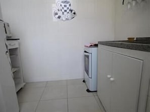 Standard Apartment, 3 Bedrooms | Private kitchen