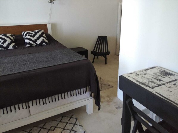 Laptop workspace, blackout curtains, wheelchair access - Posada Buscavida (Oceania del Polonio)