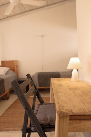 Laptop workspace, blackout curtains, wheelchair access - Posada Buscavida (Oceania del Polonio)