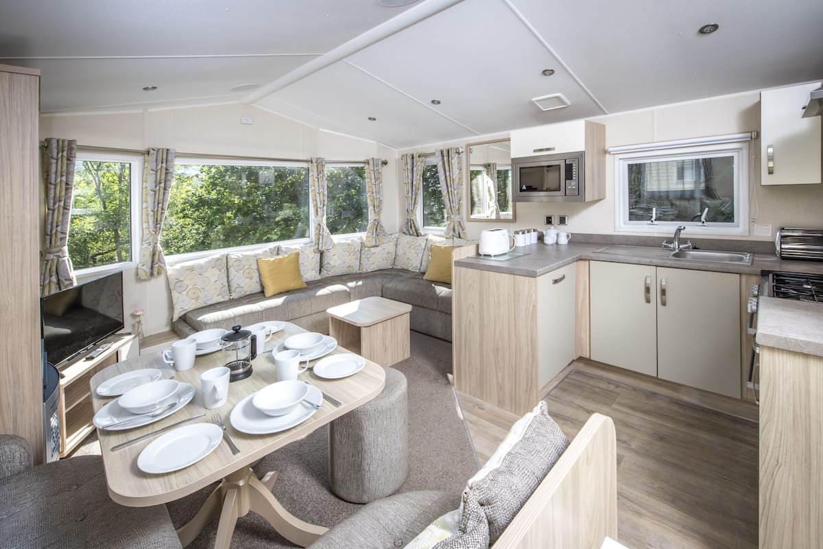 2 Bedroom Gold Caravan | Living room