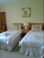 Wifi gratis y ropa de cama 