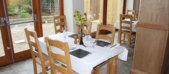 Cottage Lea's Country Hotel & Restaurant