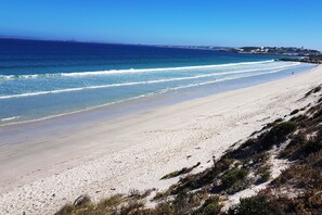 Beach nearby, fishing - Seasons of Serenity, Langebaan 8-sleeper (Langebaan)