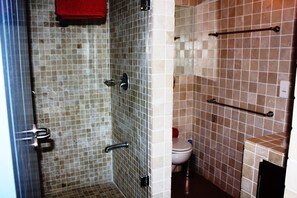 Apartamento conforto, 1 quarto | Banheiro