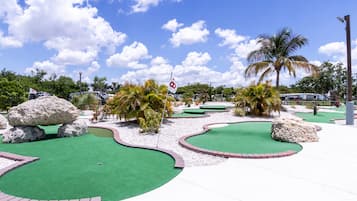 Mini-golf