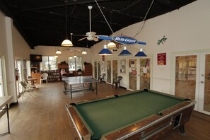 Game room - Miami Everglades RV Resort (Miami)