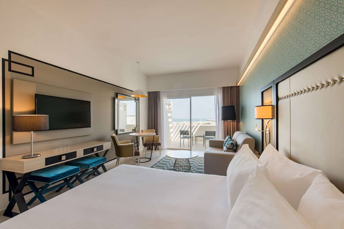 In-room safe, desk, laptop workspace, soundproofing