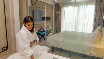 Ilmaiset hygieniatuotteet, hiustenkuivaaja, bidee, pyyhkeet