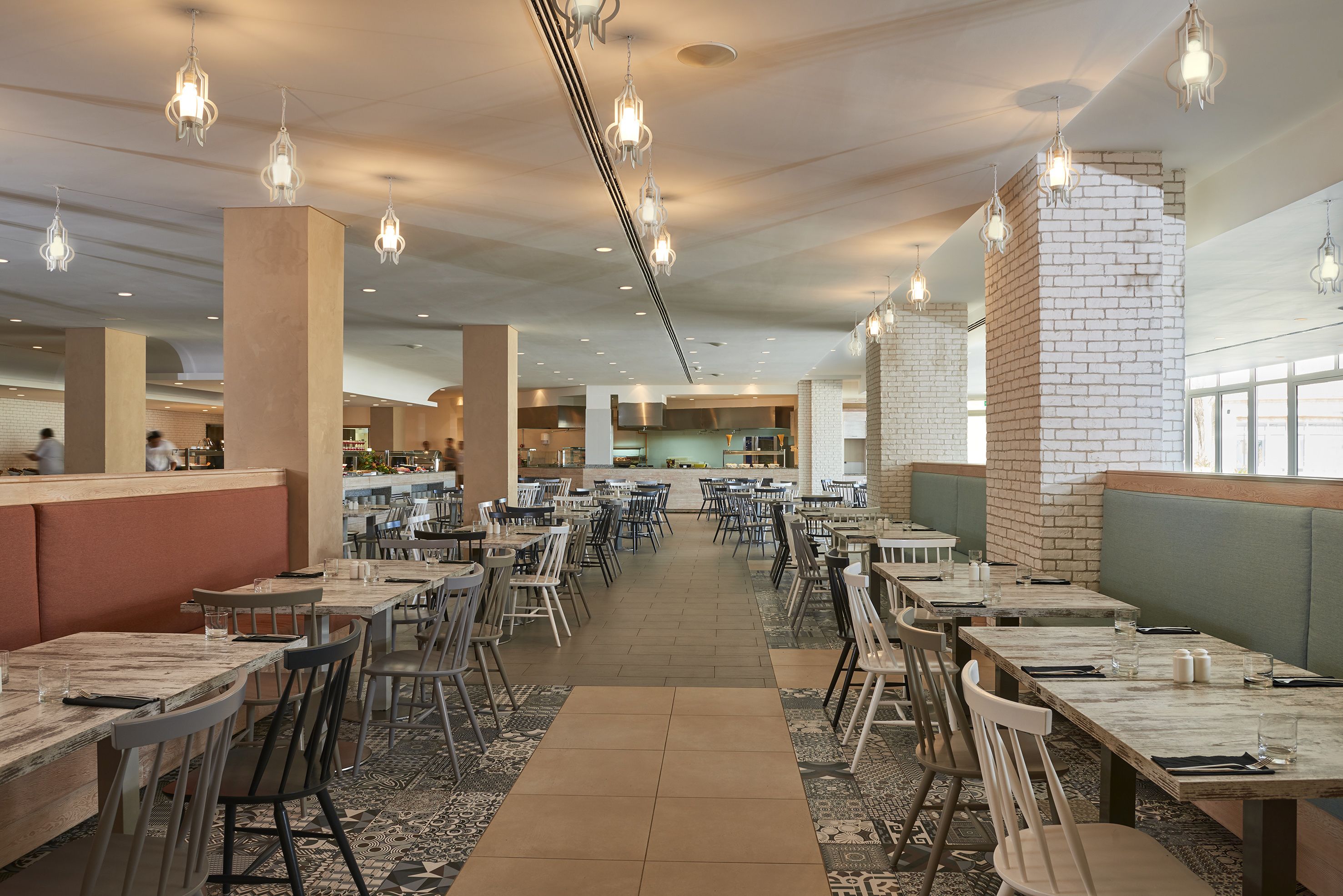 Se ofrece un desayuno bufé (200 MAD por persona)