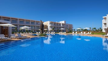 Indoor pool, 3 outdoor pools, pool umbrellas