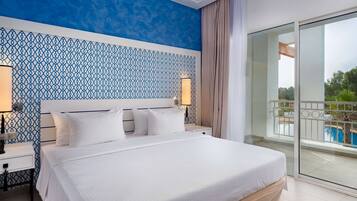 Minibar, coffres-forts dans les chambres, bureau, chambres insonorisées