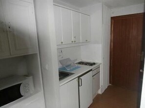 Private kitchenette - Apartamentos Genciana ASN (Monachil)