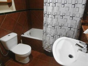 Apartamento, 1 quarto | Banheiro