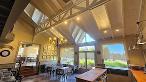 Free daily buffet breakfast - Quijote Hotel (El Calafate)