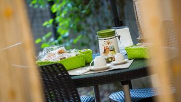 Chambre Confort, 1 chambre | Petit déjeuner buffet | Petit déjeuner en libre-service compris tous les jours
