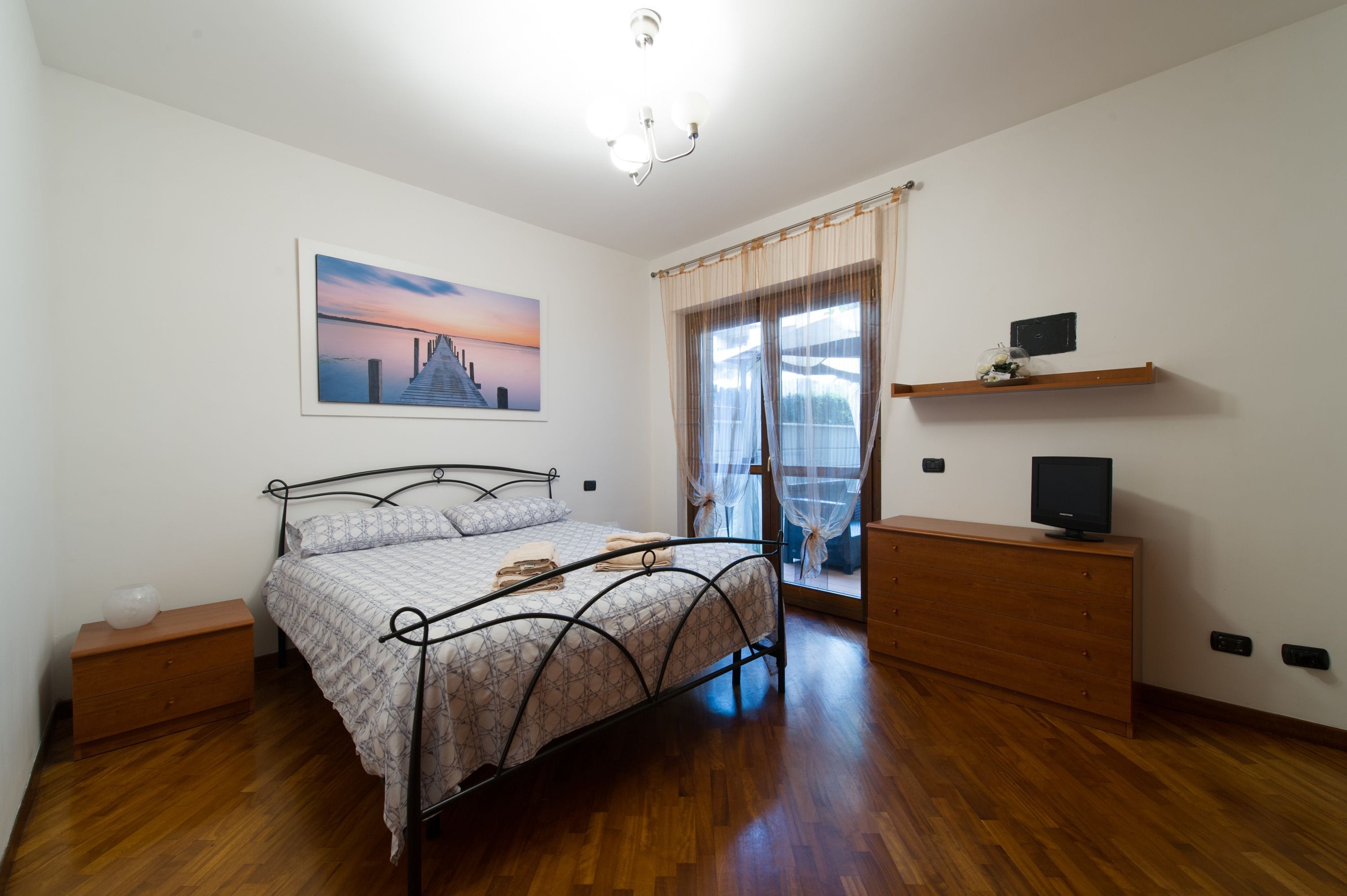 Comfort Room, 1 Bedroom | Premium bedding, desk, iron/ironing board, free WiFi