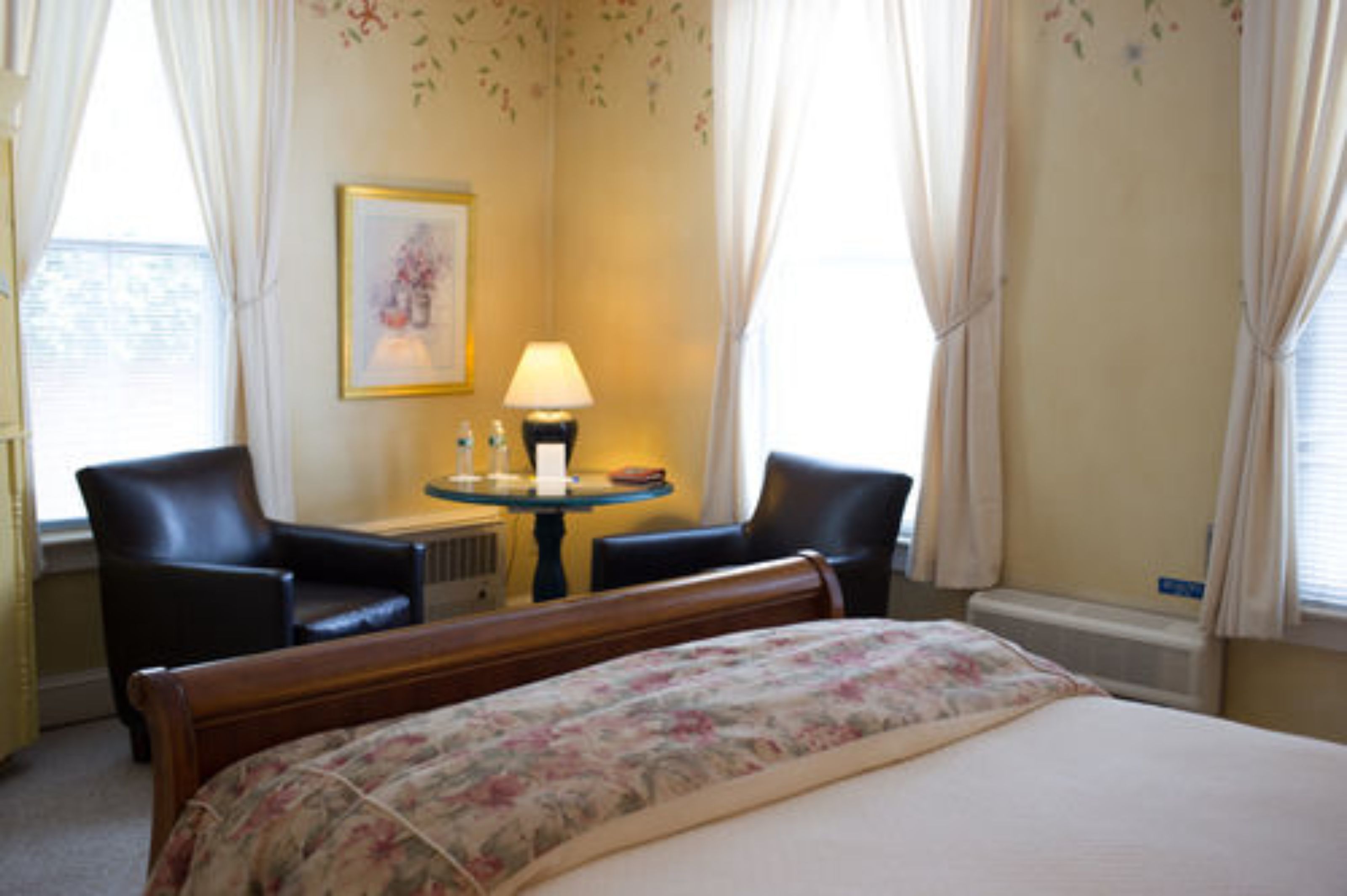 room, private bathroom (queen room) | individually decorated, individually furnished, iron/ironing board
