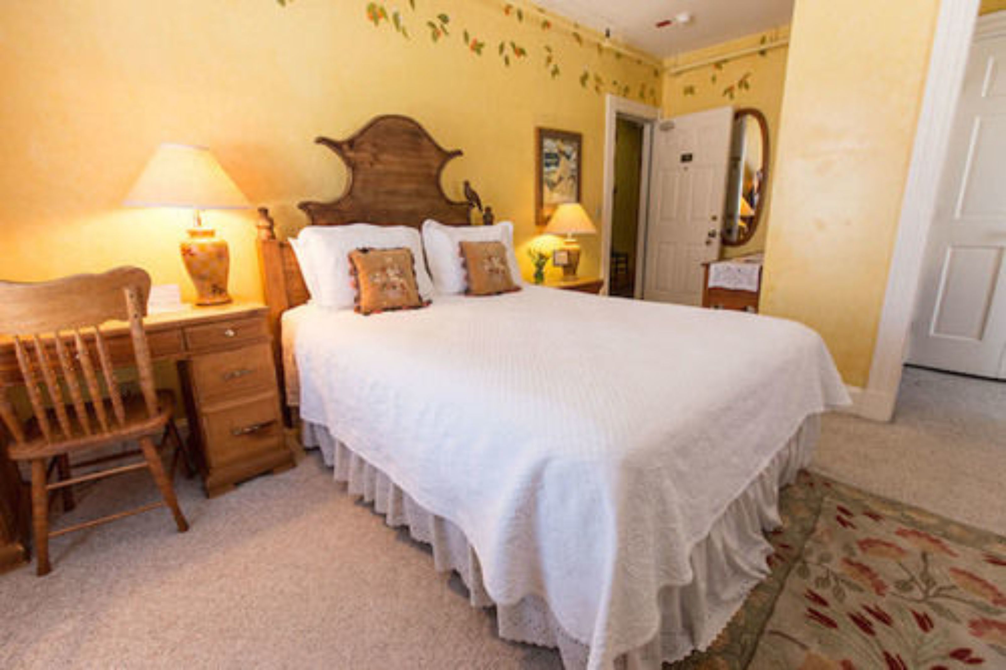 room, private bathroom (queen room) | individually decorated, individually furnished, iron/ironing board