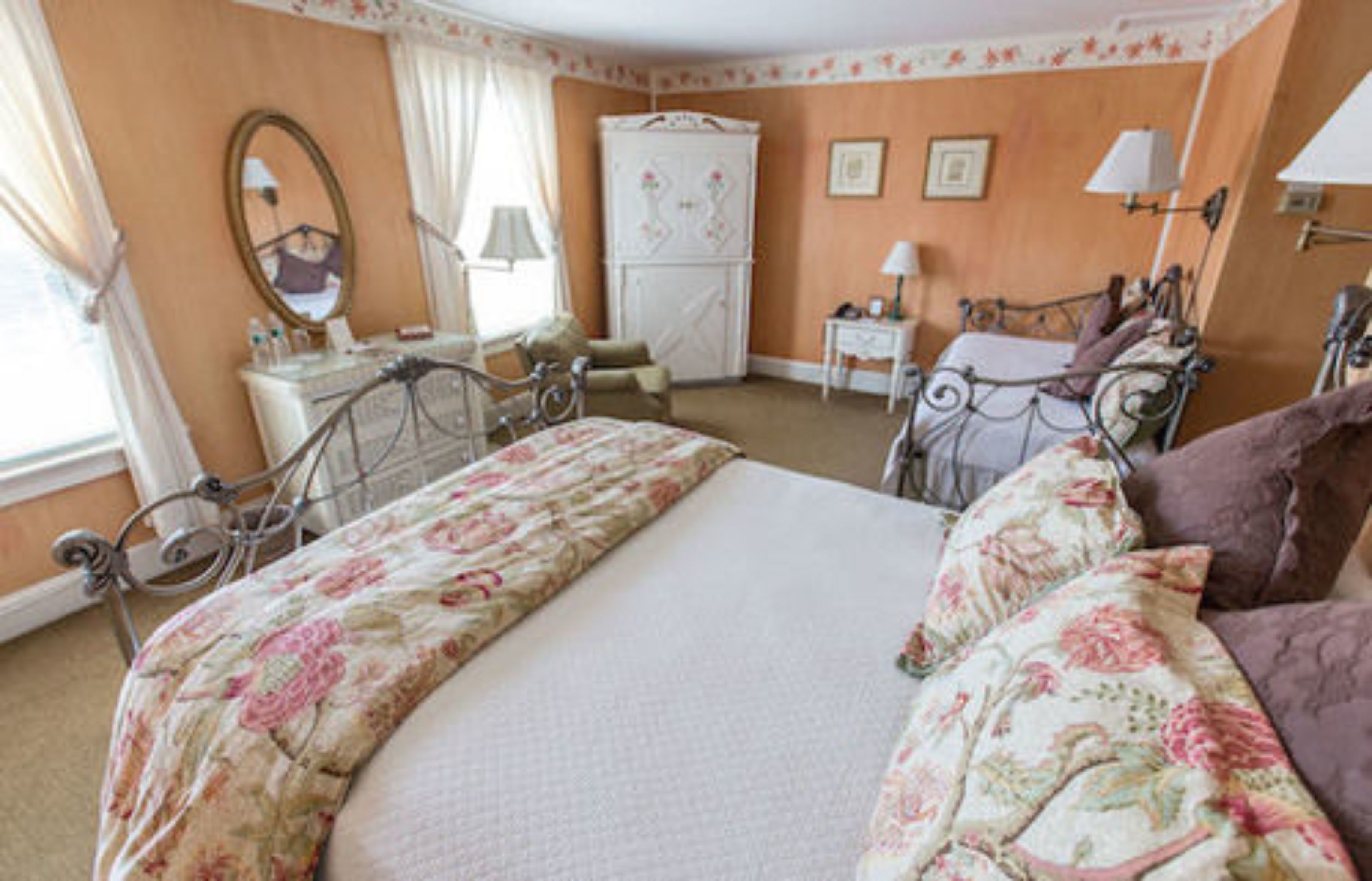 room, private bathroom (queen room) | individually decorated, individually furnished, iron/ironing board